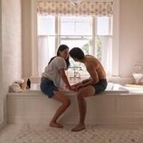 Lola Tung y Christopher Briney en 3x06 titulado 'El último detalle' de 'El verano en que me enamoré'