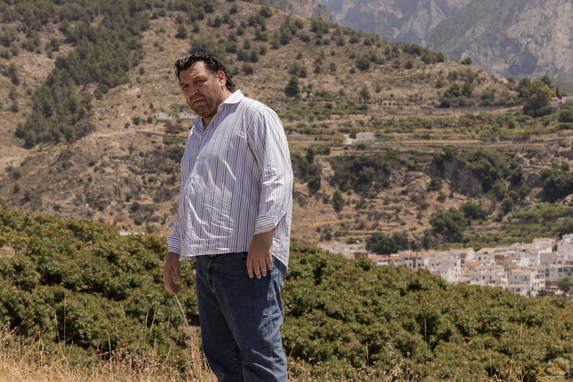 Hovik Keuchkerian en Capítulo 1 titulado 'Parte I' de 'Dos tumbas'