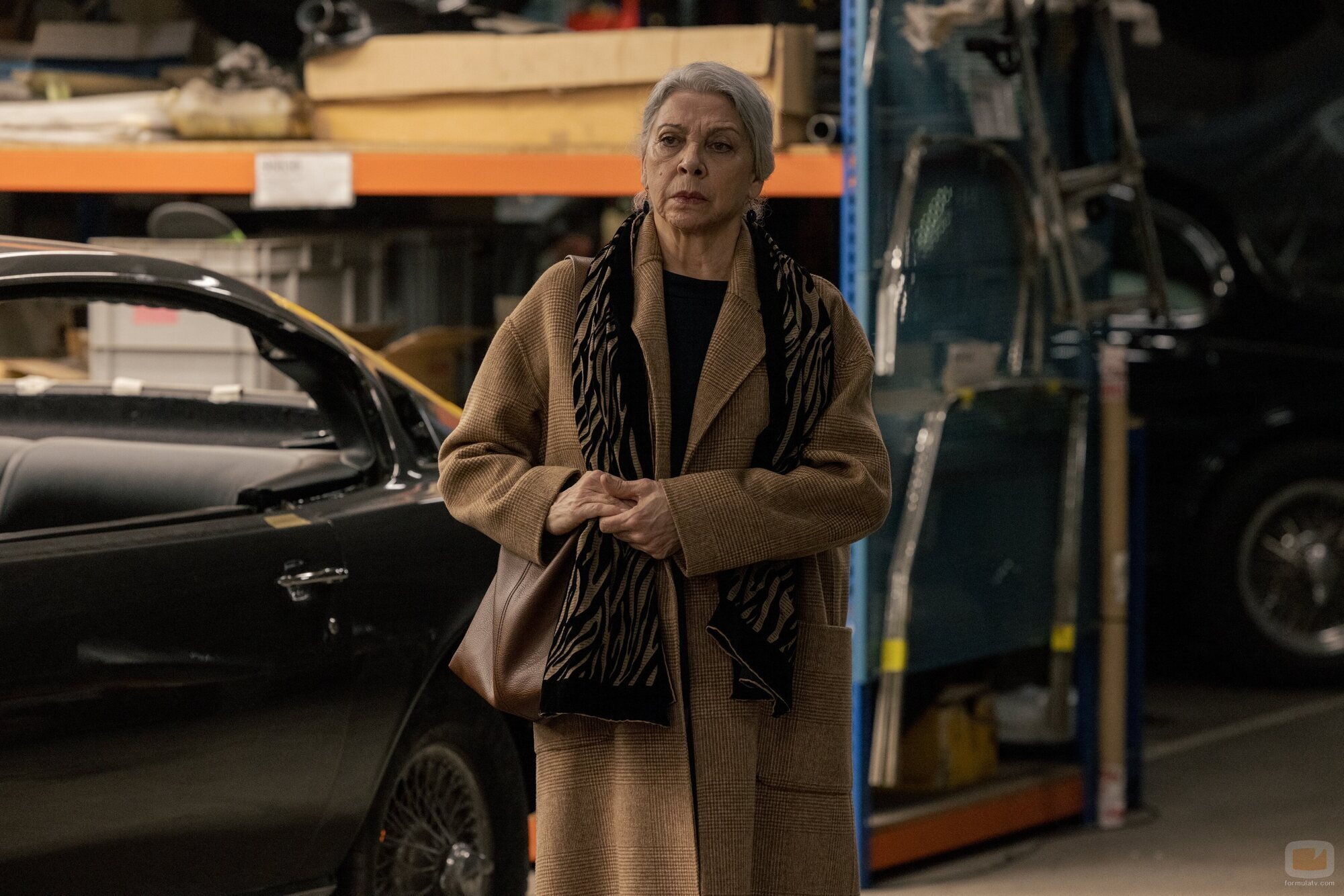 Kiti Mánver en la temporada 1 y el capítulo 02 de 'Dos tumbas'