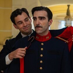 Xavi Lock y Guillermo Serrano en 4x164 titulado 'Lunes 18 de agosto de 2025' de 'La promesa'