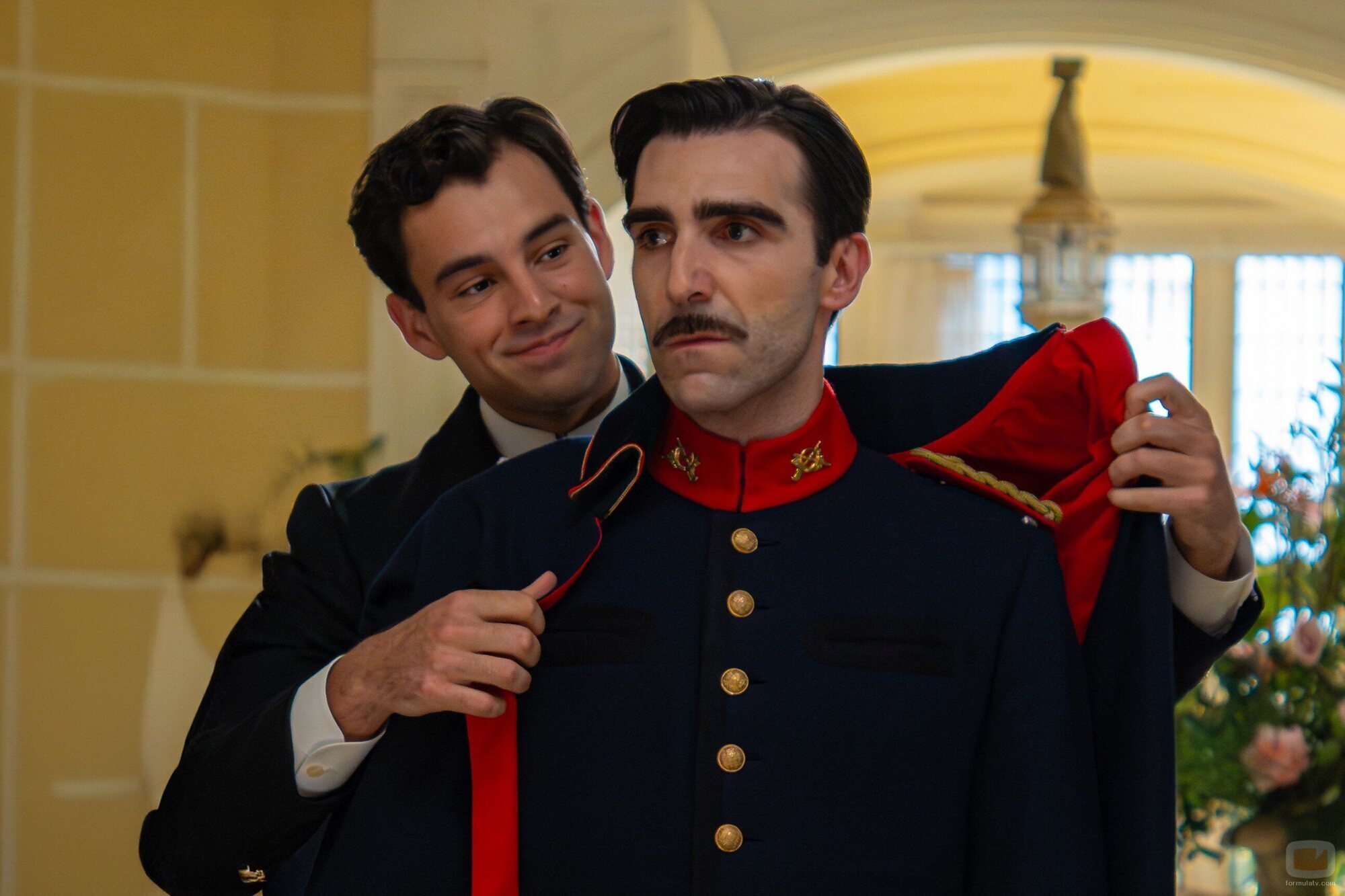 Xavi Lock y Guillermo Serrano en 4x164 titulado 'Lunes 18 de agosto de 2025' de 'La promesa'