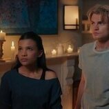 Noah LaLonde y Nikki Rodriguez en 'Diecinueve' de 'Mi vida con los chicos Walter'