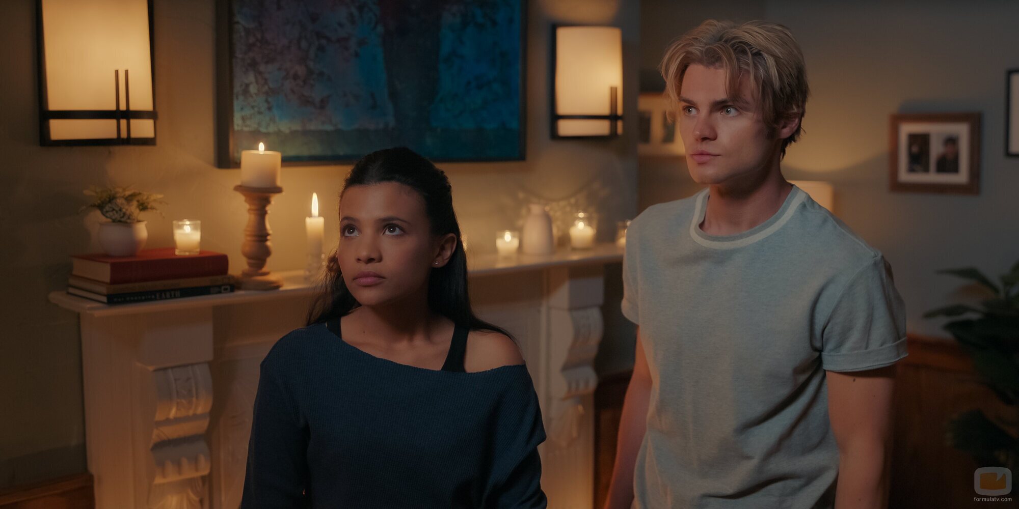 Noah LaLonde y Nikki Rodriguez en 'Diecinueve' de 'Mi vida con los chicos Walter'