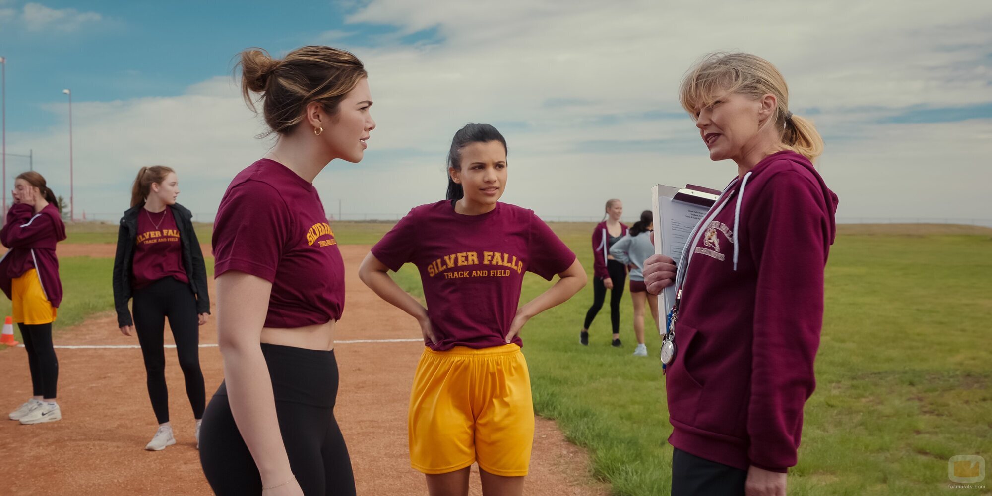 Alisha Newton y Nikki Rodriguez en el 1x04 de 'Mi vida con los chicos Walter'