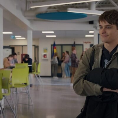 Corey Fogelmanis en 1x06 'Equipaje' de 'Mi vida con los chicos Walter'