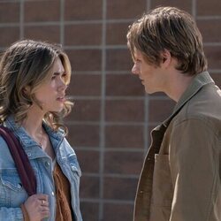 Alisha Newton y Noah LaLonde en 'Corren rumores...' de 'Mi vida con los chicos Walter'