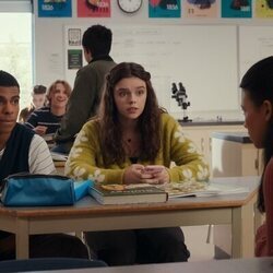 Nikki Rodriguez y Jaylan Evans en 'Corren rumores...' de 'My Life with the Walter Boys'