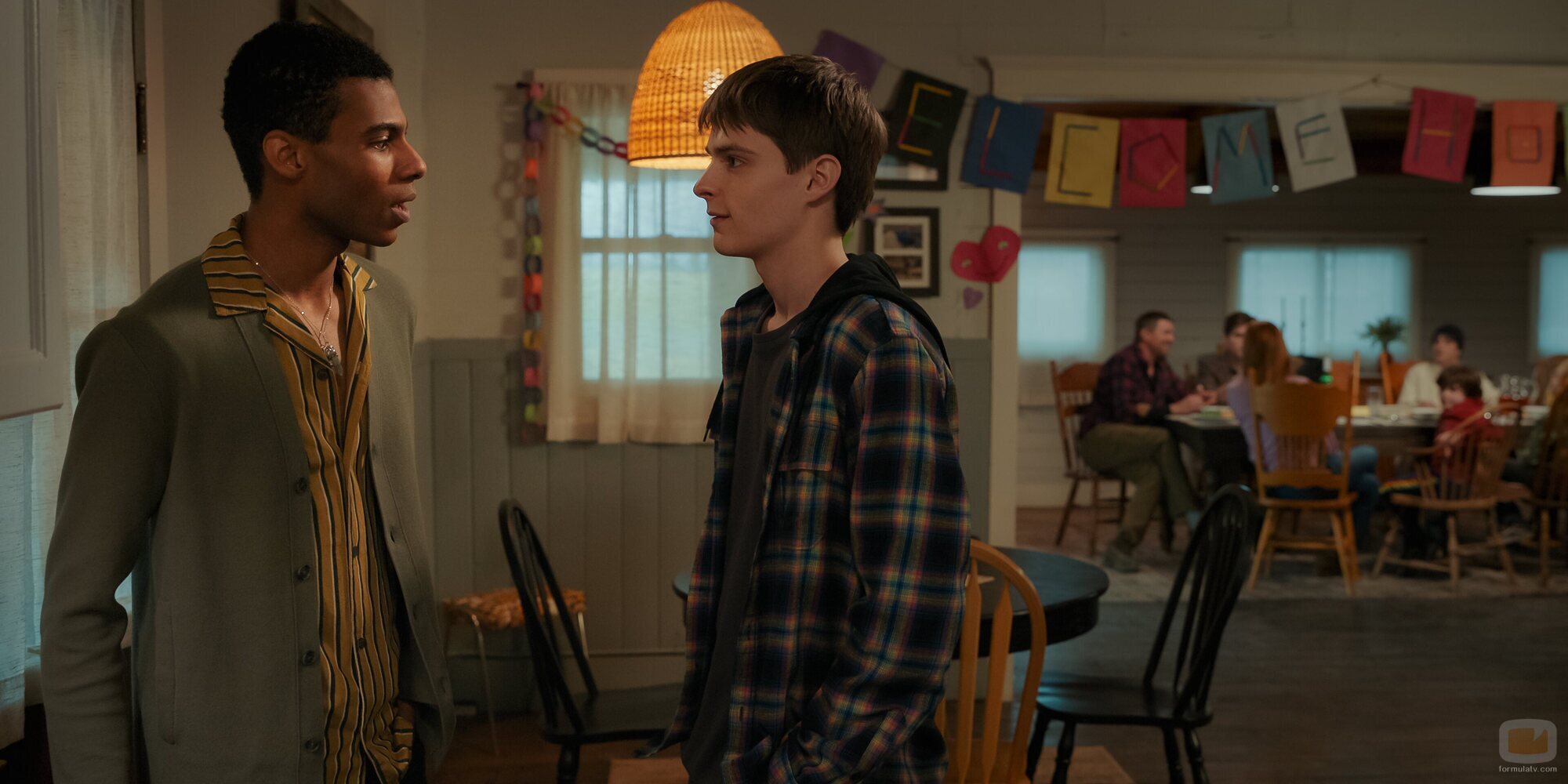 Corey Fogelmanis y Jaylan Evans en 1x07 titulado 'Corren rumores...' de 'Mi vida con los chicos Walter'