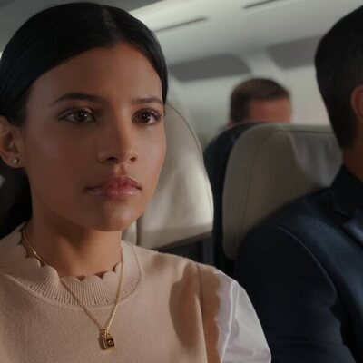 Nikki Rodriguez y Alex Quijano en el 1x10 de 'Mi vida con los chicos Walter'