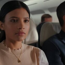 Nikki Rodriguez y Alex Quijano en el 1x10 de 'Mi vida con los chicos Walter'