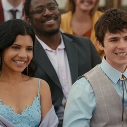 Ashby Gentry y Nikki Rodriguez en el 1x10 de 'Mi vida con los chicos Walter'