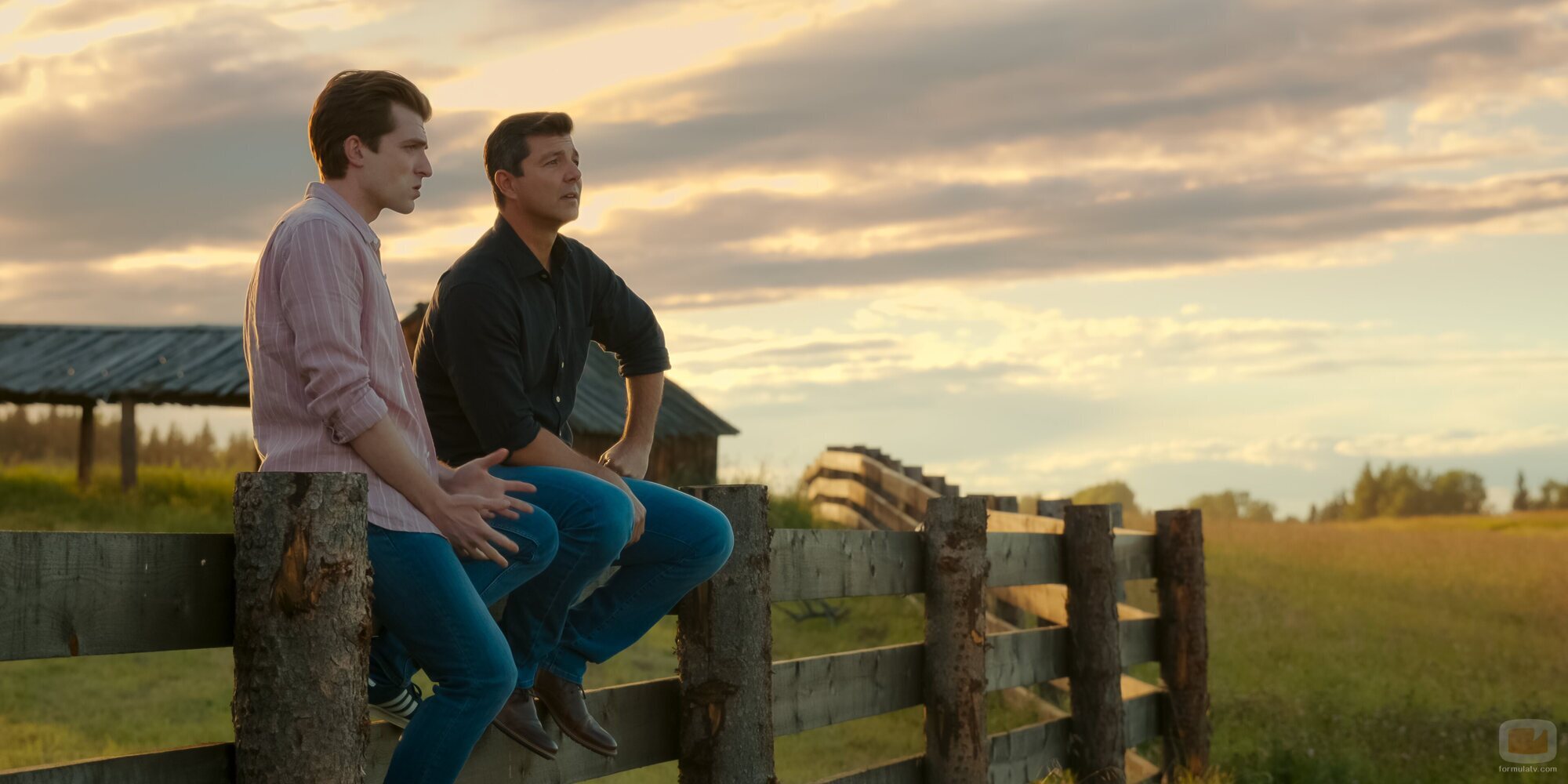 Johnny Link y Alex Quijano en 'Felices para siempre' de 'Mi vida con los chicos Walter'