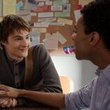 Corey Fogelmanis y Jaylan Evans en el 2x01 de 'My Life with the Walter Boys'