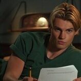 Noah LaLonde en el 2x01 de 'Mi vida con los chicos Walter'