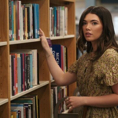 Alisha Newton en 2x01 titulado 'Empezar de cero' de 'Mi vida con los chicos Walter'