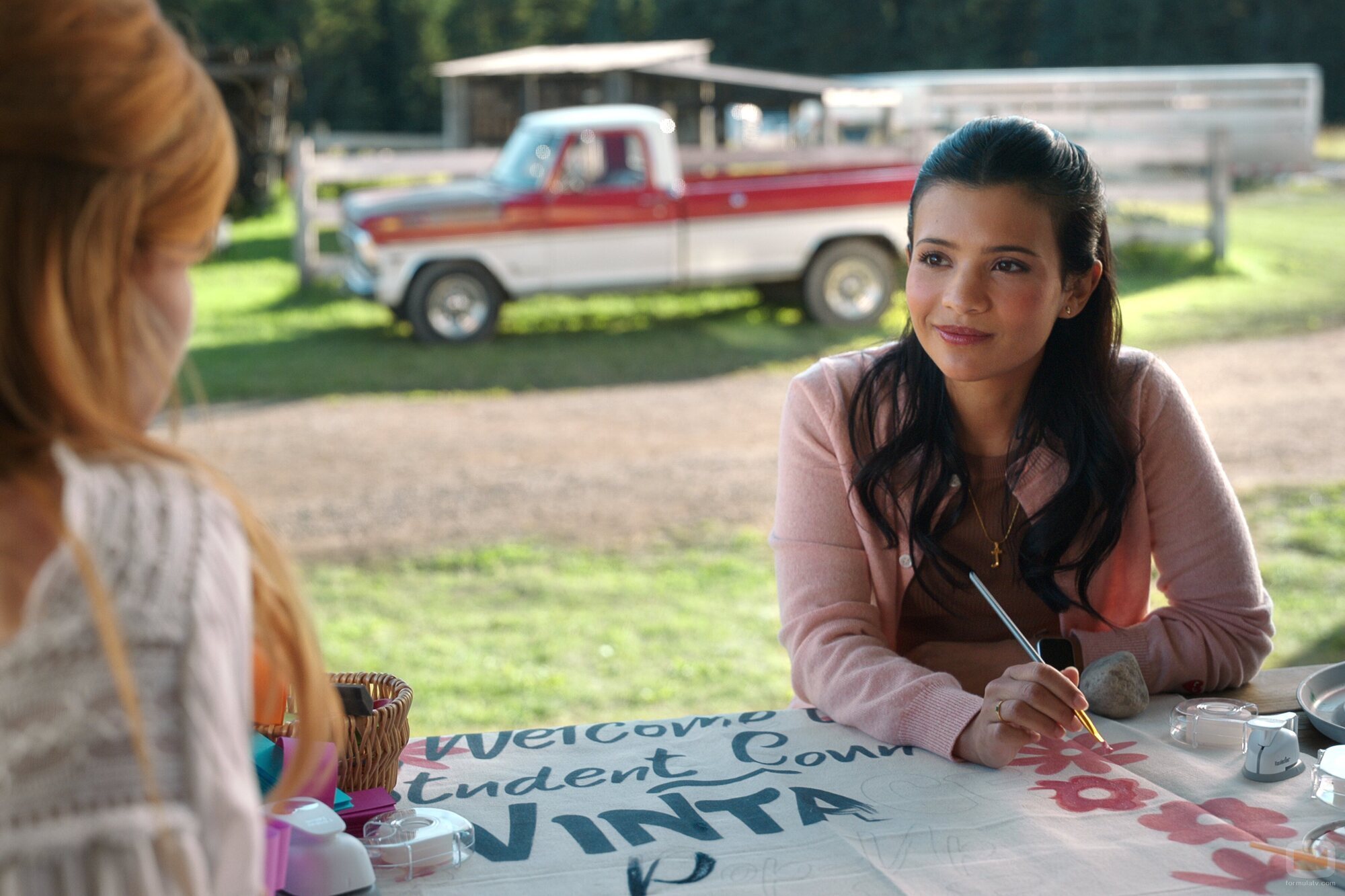 Nikki Rodriguez en 2x03 titulado 'Las chicas solo quieren recaudar' de 'Mi vida con los chicos Walter'