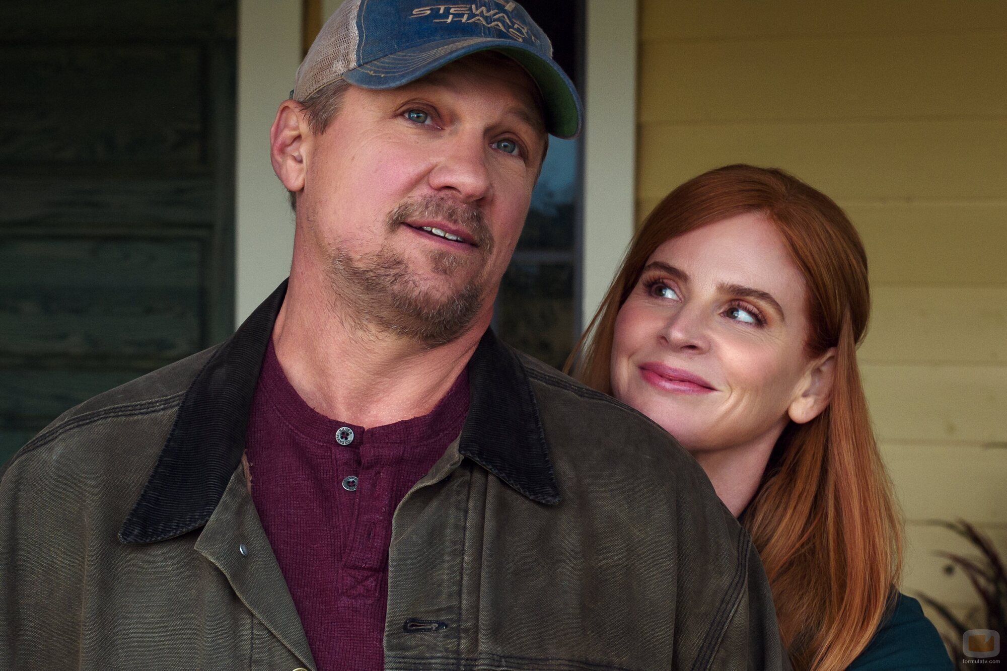 Marc Blucas y Sarah Rafferty en 2x03 titulado 'Las chicas solo quieren recaudar' de 'Mi vida con los chicos Walter'