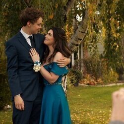 Alisha Newton y Connor Stanhope en el 2x05 de 'My Life with the Walter Boys'