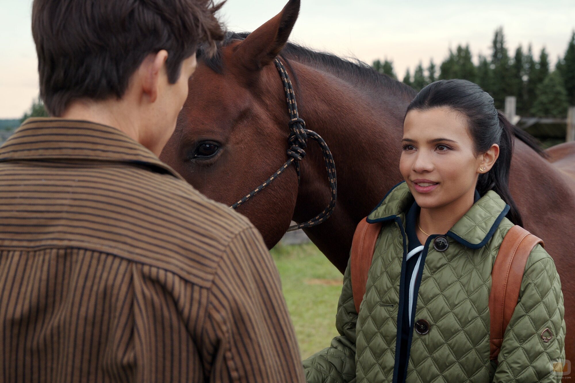 Nikki Rodriguez en 2x06 'Después del baile' de 'Mi vida con los chicos Walter'