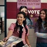 Nikki Rodriguez en 2x06 titulado 'Después del baile' de 'Mi vida con los chicos Walter'