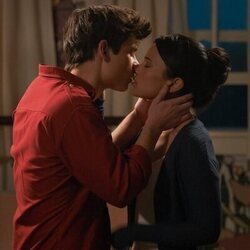 Ashby Gentry y Nikki Rodriguez en la temporada 2 y el capítulo 06 de 'Mi vida con los chicos Walter'