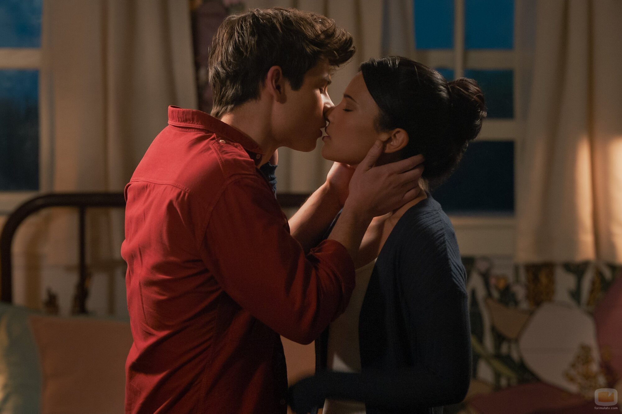 Ashby Gentry y Nikki Rodriguez en la temporada 2 y el capítulo 06 de 'Mi vida con los chicos Walter'