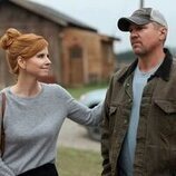 Marc Blucas y Sarah Rafferty en Capítulo 6 titulado 'Después del baile' de 'Mi vida con los chicos Walter'