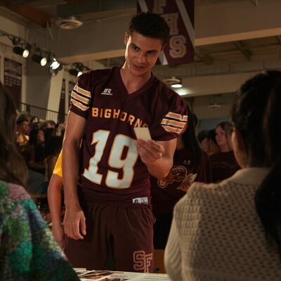 Nikki Rodriguez y Kolton Stewart en 2x02 'Mi vida sin los chicos Walter' de 'Mi vida con los chicos Walter'