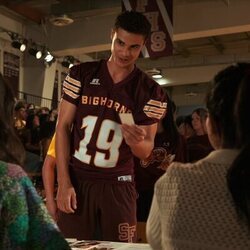 Nikki Rodriguez y Kolton Stewart en 2x02 'Mi vida sin los chicos Walter' de 'Mi vida con los chicos Walter'