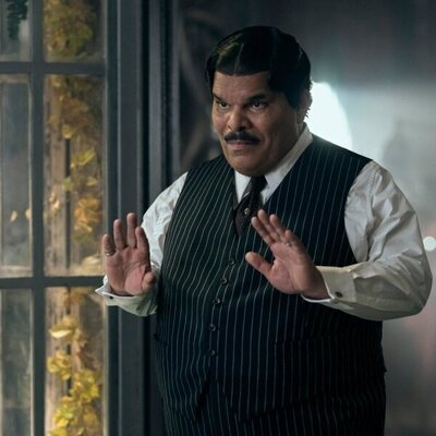 Luis Guzmán en 'El Hyde y la triste persecución' de 'Miércoles'