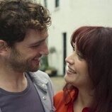 Olivia Cooke y Laurie Davidson en 'Episodio 3' de 'The Girlfriend'