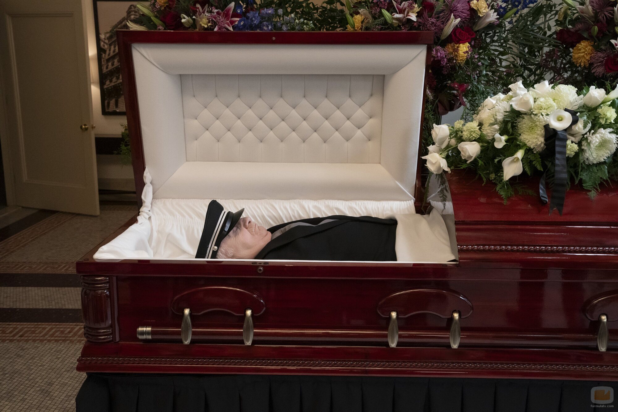 Teddy Coluca en Capítulo 1 titulado 'El toque final' de 'Solo asesinatos en el edificio'