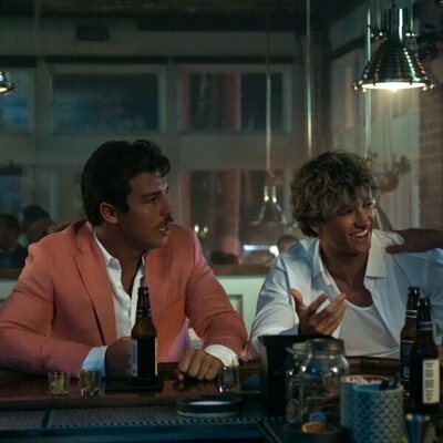 Tom Everett Scott y Gavin Casalegno en 'La última llamada' de 'El verano en que me enamoré'