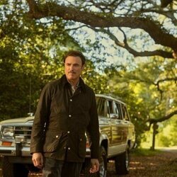 J. Anthony Crane en Capítulo 6 titulado 'El ayuntamiento' de 'Outer Banks'