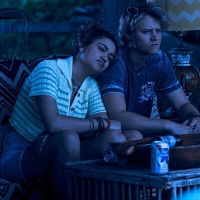 Madison Bailey y Rudy Pankow en 'Familia' de 'Outer Banks'