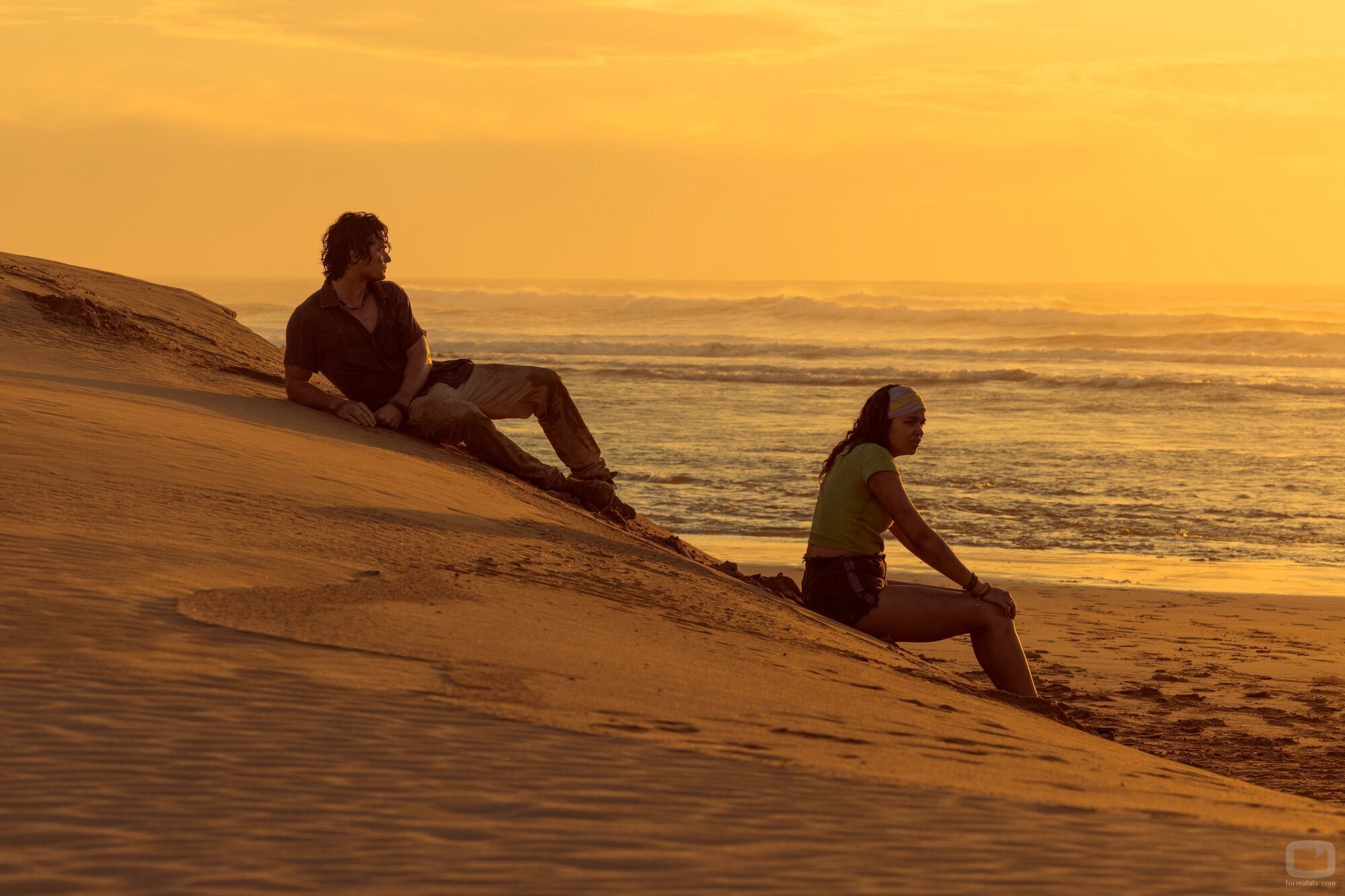Chase Stokes y Madison Bailey en el 4x09 de 'Outer Banks'
