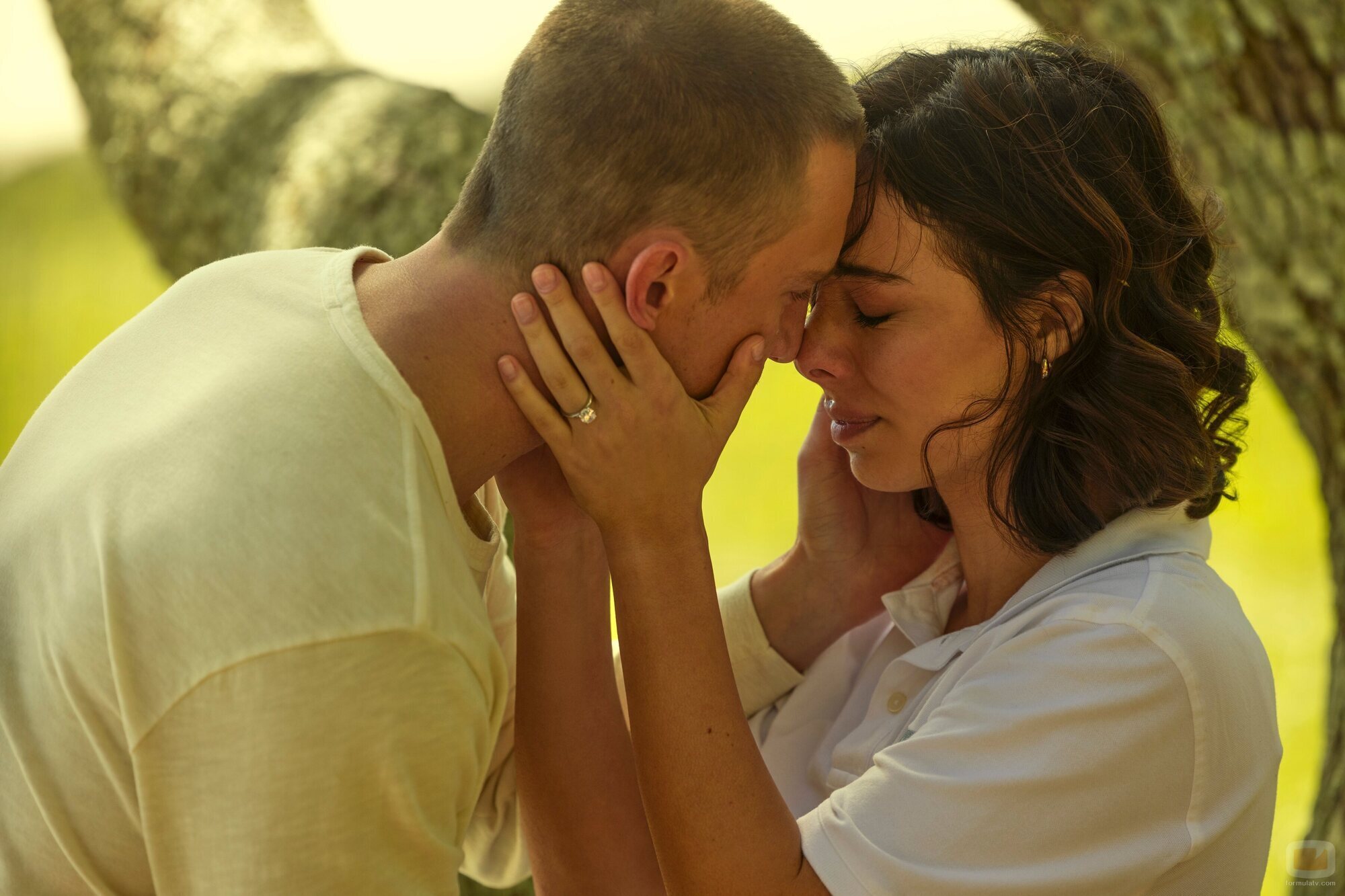 Fiona Palomo y Drew Starkey en 4x09 'La tormenta' de 'Outer Banks'