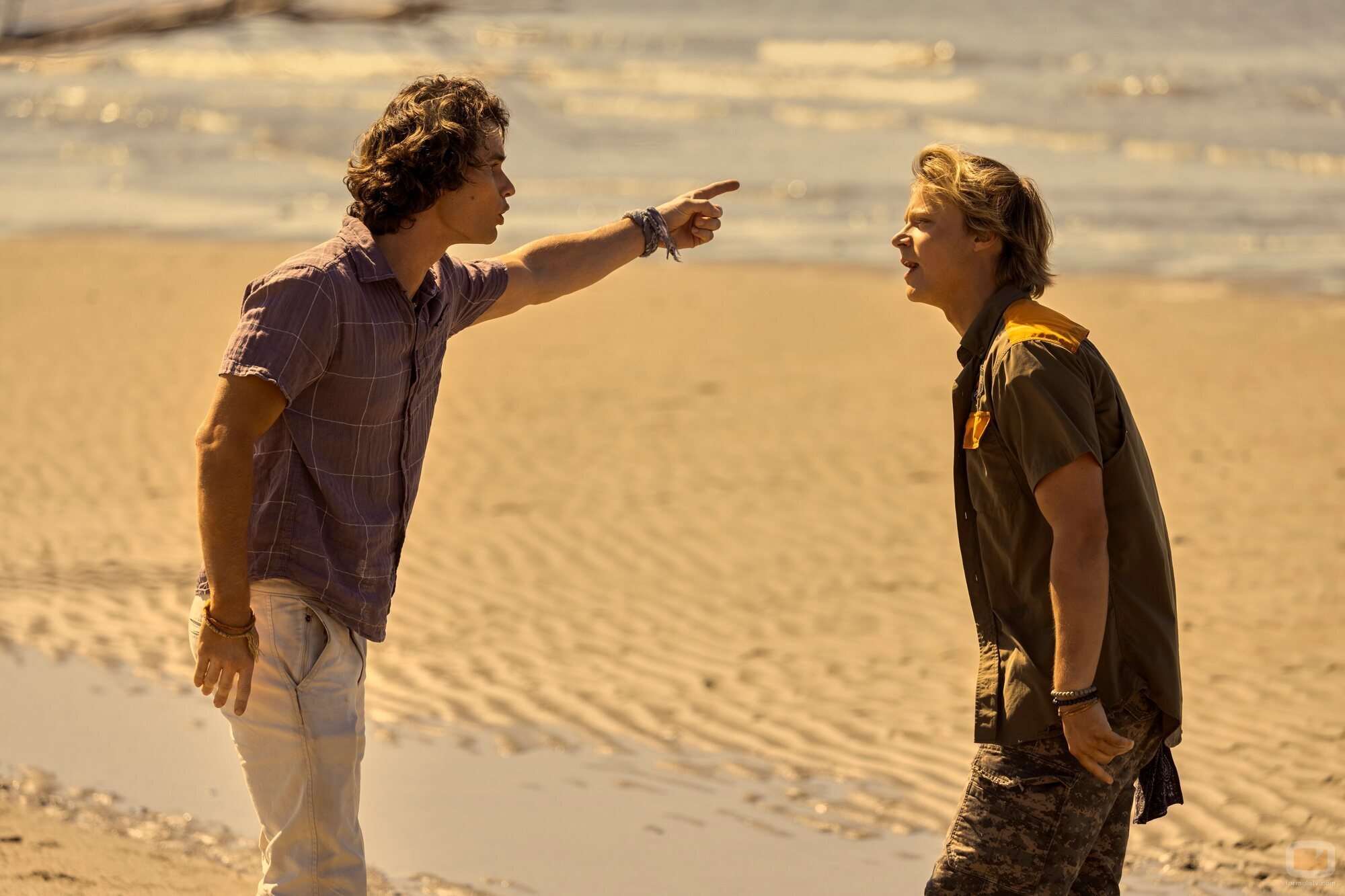 Chase Stokes y Rudy Pankow en Capítulo 9 titulado 'La tormenta' de 'Outer Banks'