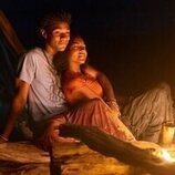 J.D. y Carlacia Grant en Capítulo 10 titulado 'La corona azul' de 'Outer Banks'