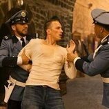 Foto de Drew Starkey en el 4x10 de 'Outer Banks'