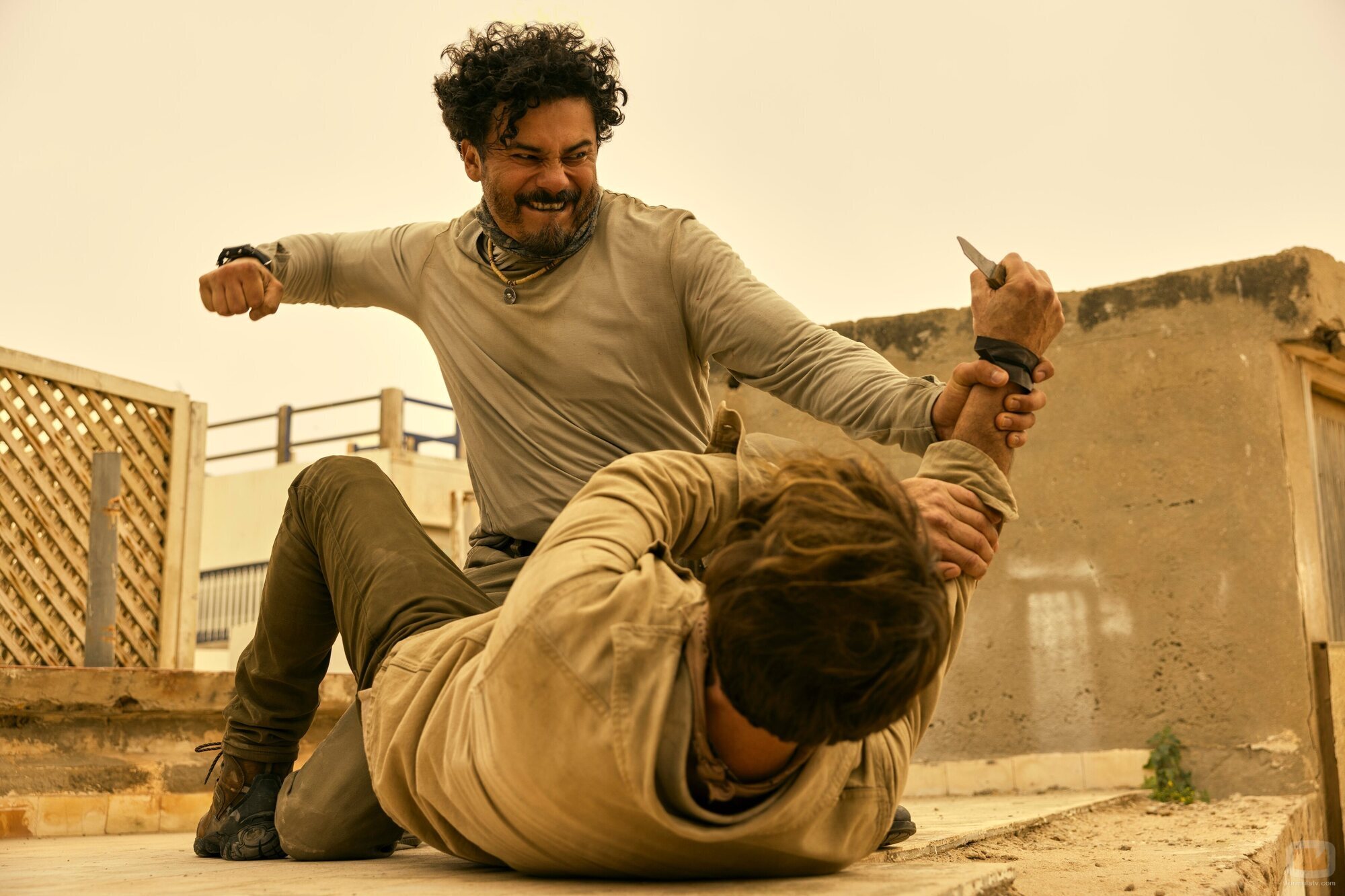 Rigo Sanchez en Capítulo 10 titulado 'La corona azul' de 'Outer Banks'