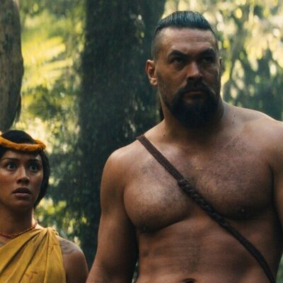 Jason Momoa y Luciane Buchanan en la temporada 1 y el capítulo 02 de 'El gran guerrero'