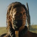 Temuera Morrison en 1x03 titulado 'La ciudad de las flores' de 'El gran guerrero'