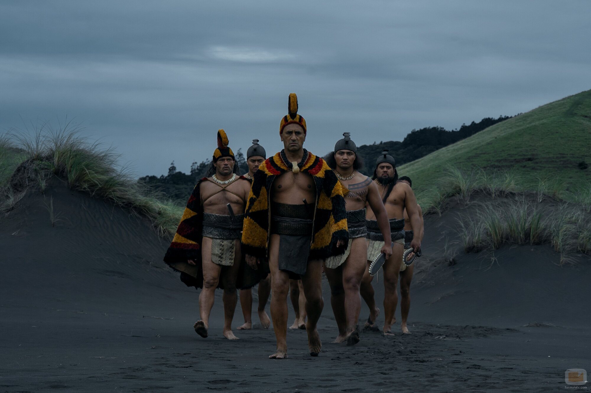 Cliff Curtis en el 1x04 de 'Chief of War'