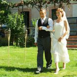 Don Lorenzo acompaña a Silvia al altar