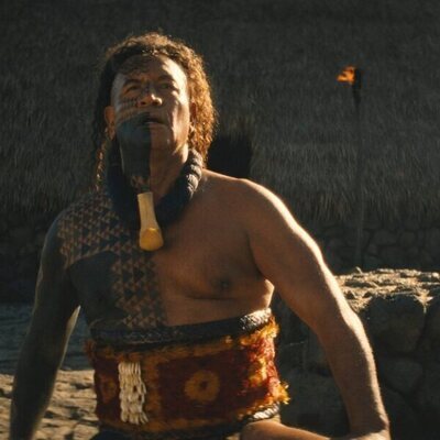 Temuera Morrison en 1x06 'El remo astillado' de 'El gran guerrero'
