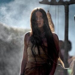 Mainei Kinimaka en la temporada 1 y el capítulo 08 de 'El gran guerrero'