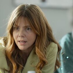 Manuela Velasco en la temporada 1 y el capítulo 01 de 'La Agencia'