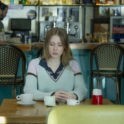 Denisse Peña en 'Capítulo 1' de 'La Agencia'