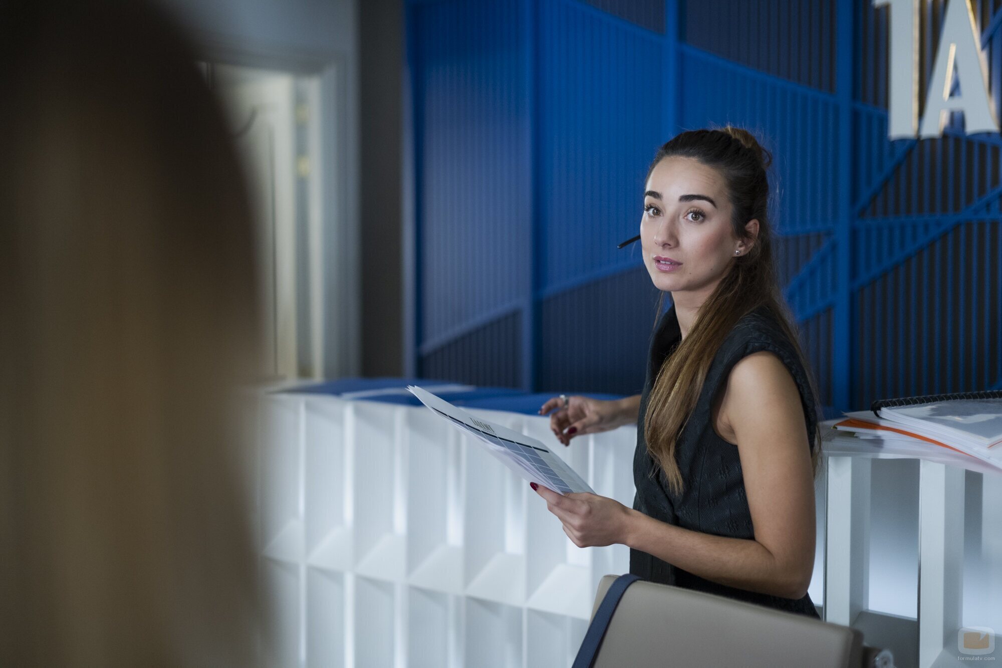 Irene Rojo en la temporada 1 y el capítulo 01 de 'La Agencia'